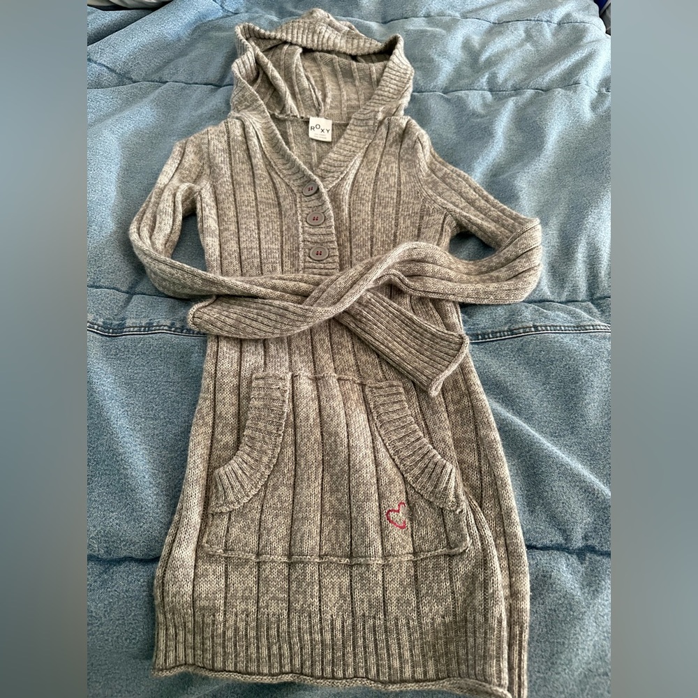 Roxy women’s sweater gray with three buttons and hoodie. Size x small